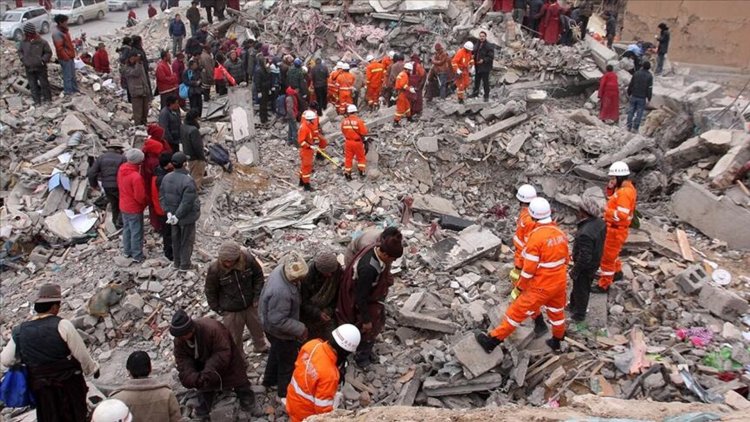 Diyarbakır ve Urfa'da depremde yıkılan binalarla ilgili soruşturma