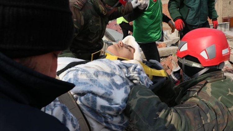 Maraş'ta 15 yaşındaki kız çocuğu depremden 103 saat sonra kurtarıldı