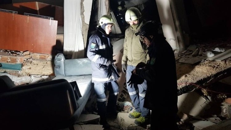 Avusturya ordusu: Şiddet olayları nedeniyle deprem bölgesindeki arama-kurtarma çalışmalarımızı durdurduk