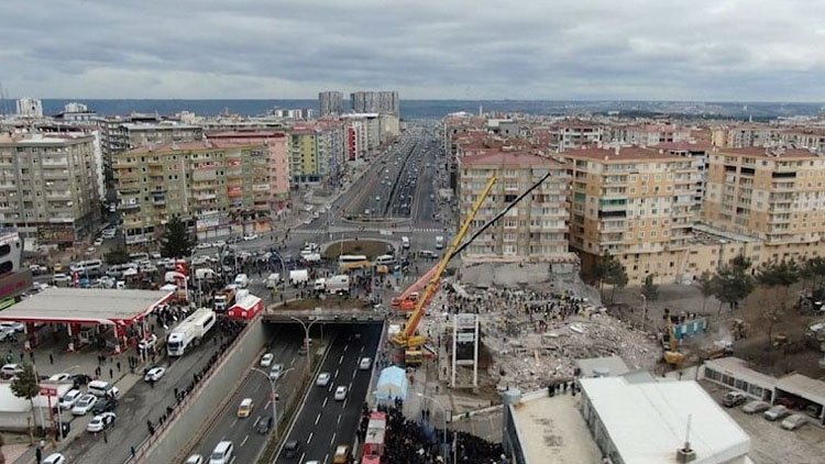 Diyarbakır’da depremde yıkılan binalarla ilgili soruşturmada gözaltı sayısı 33'e yükseldi