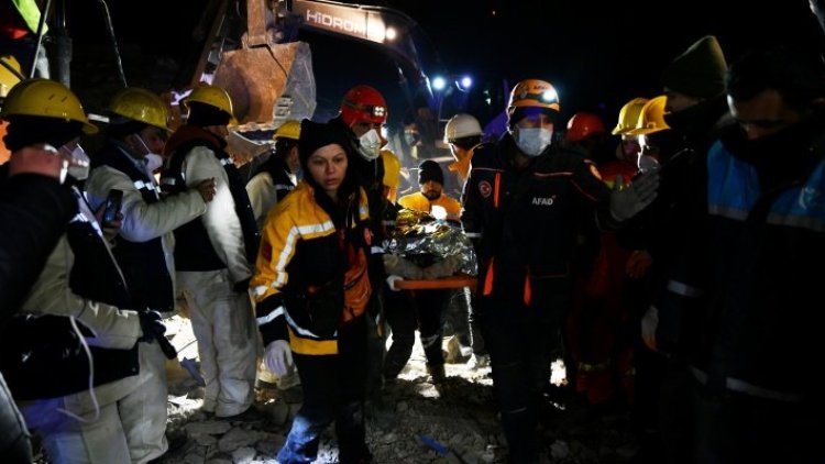 Antep'te enkaz altındaki kadın 170 saat sonra kurtarıldı