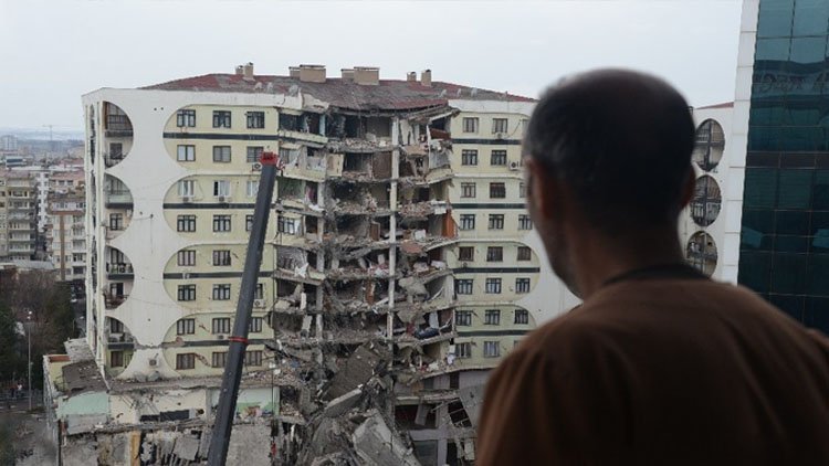 Diyarbakır’da 25 bina yıkılacak