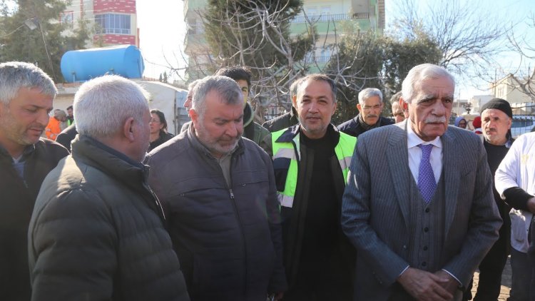 Kürt siyasetçi Ahmet Türk depremde 17 yakınını kaybetti
