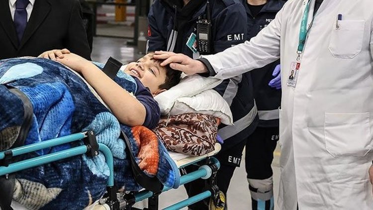 Türkiye Sağlık Bakanı: 19 bin 300 depremzede hastanelerde tedavi görüyor