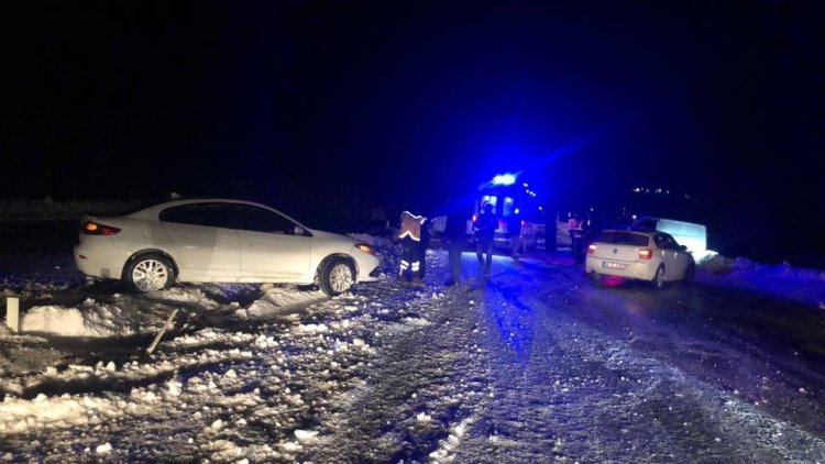 Bitlis'te zincirleme kaza: 5 yaralı