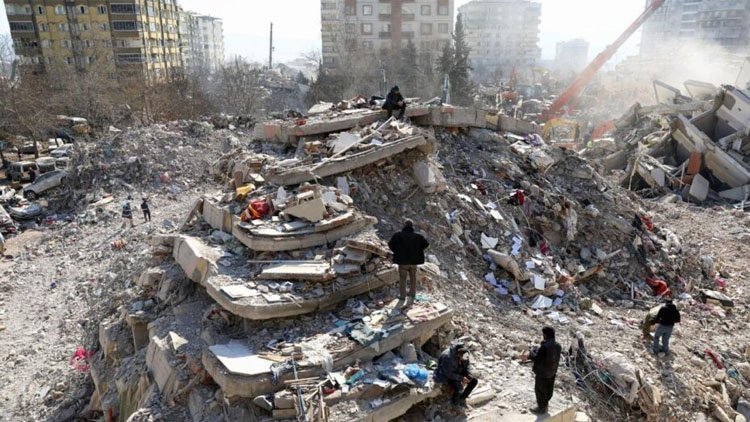 Türkiye Çevre ve Şehircilik Bakanı Kurum:164 bin bina yıkık, acil yıkılacak ve ağır hasarlı