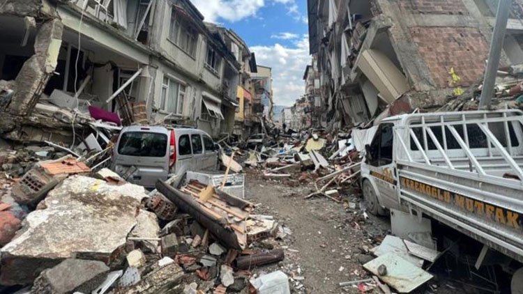 ABD'li bilim insanları Maraş depremlerini incelemeye başladı