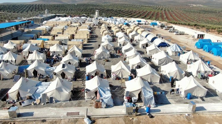 SOHR: Suriye’de depremzede kampında 100’den fazla kişi zehirlendi