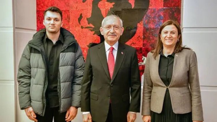 Türkan Elçi, CHP’ye katıldı: Rozetini Kılıçdaroğlu taktı