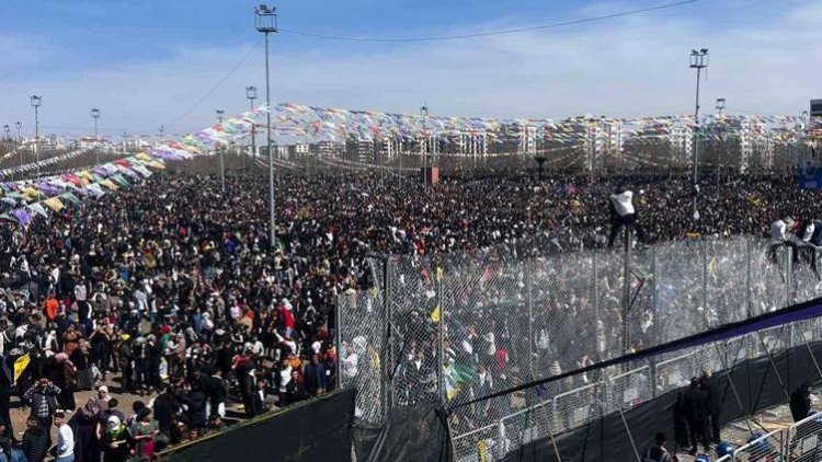 Diyarbakır'daki Newroz kutlamalarında 200'e yakın kişi gözaltına alındı