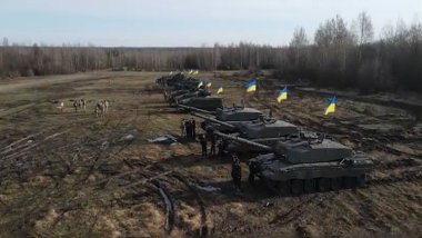Ukrayna uzun süredir talep ettiği Batılı ağır muharebe tanklarını teslim aldı