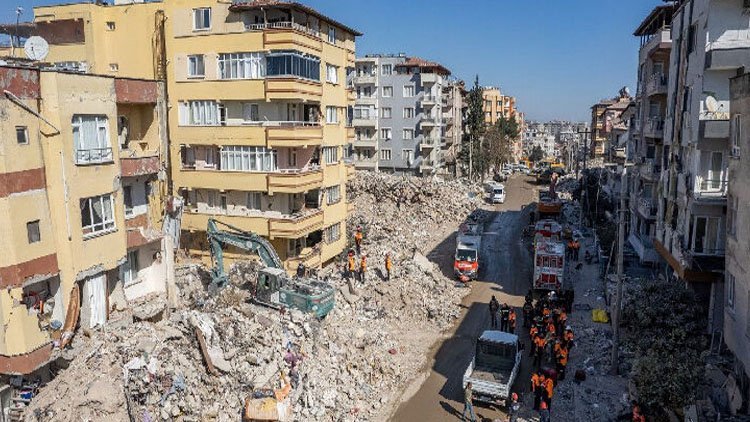 Soylu depremde hayatını kaybedenlerin sayısını açıkladı