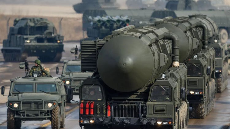 Rusya gelişmiş yeni bir kıtalararası balistik füze sistemini test etti