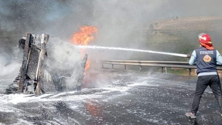 İdil'de petrol yüklü tanker kazada alev aldı: Ölü ve yaralılar var
