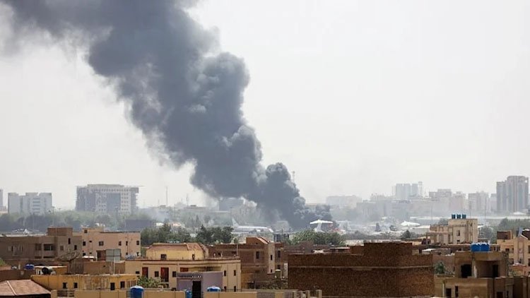 Sudan’da Türkiye’nin tahliye uçağına ateş açıldı