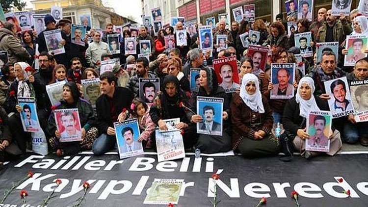 Türkiye’de Kaybedilen Yakınlarını, Mezar Yerlerini Aramak Hala Suç 