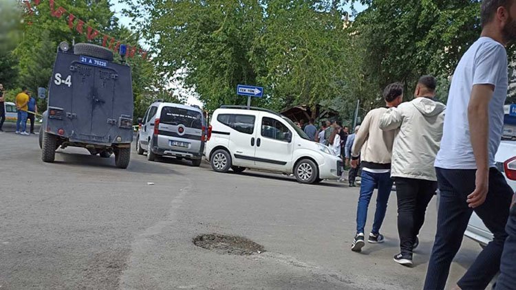Bismil’de adliye önünde kavga: biri ağır 5 yaralı 