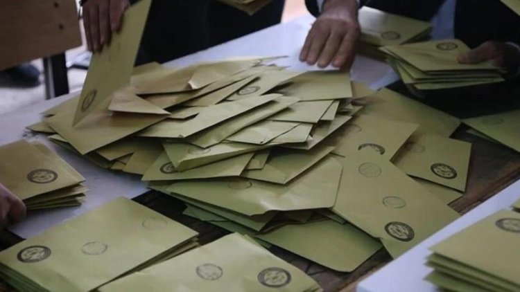 Eren Erdem ilk sonuçları paylaştı: 'İlk 147 sandık, Kılıçdaroğlu önde'