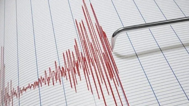 Adana ve Maraş'ta deprem