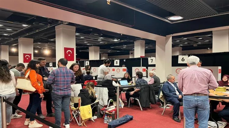 Yurt dışı ve gümrüklerde ikinci tur oyları 1,9 milyonu aştı