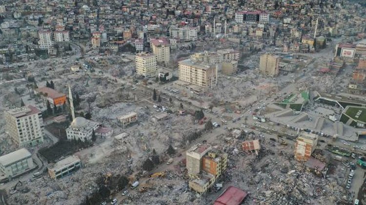 Deprem bölgesi beşik gibi sallanıyor: Binlerce artçı deprem