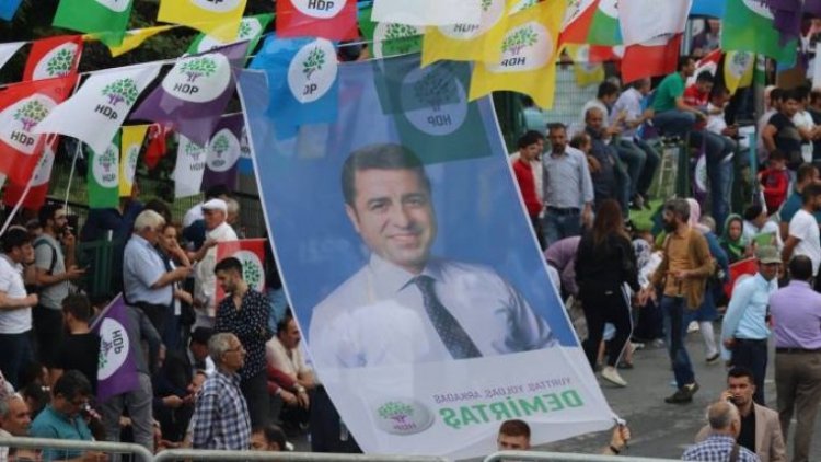 Demirtaş’ın aktif siyasetten çekilme kararı ne anlama geliyor, HDP hangi adımları atacak?