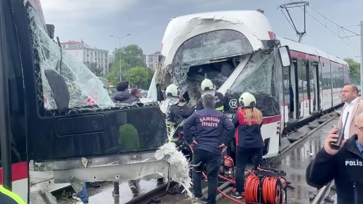 Samsun’da iki tramvay kafa kafaya çarpıştı: Çok sayıda yaralı var