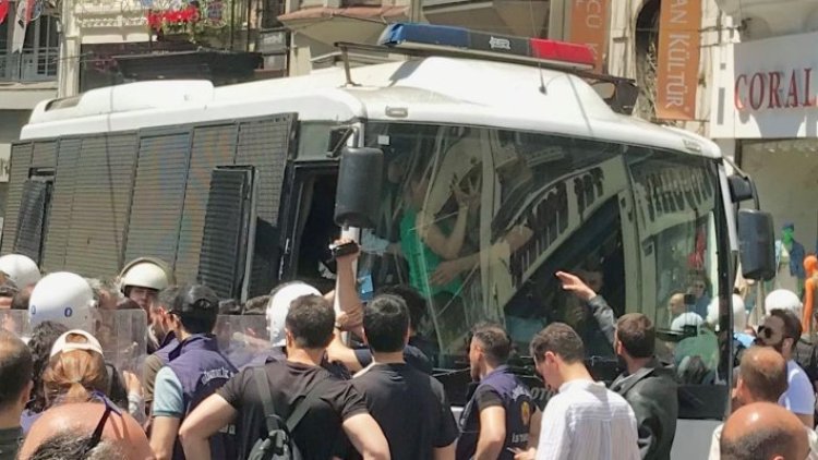 Cumartesi Anneleri'ne polis müdahalesi: 19 kişi gözaltında