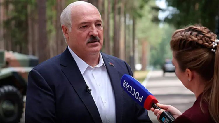Lukaşenko 'Barış planını' ağzından kaçırdı: 'Putin belgeleri gönderdi'