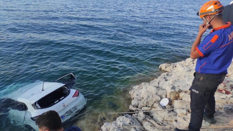 Van Gölü’ne uçan otomobildeki iki kişi yaşamını yitirdi