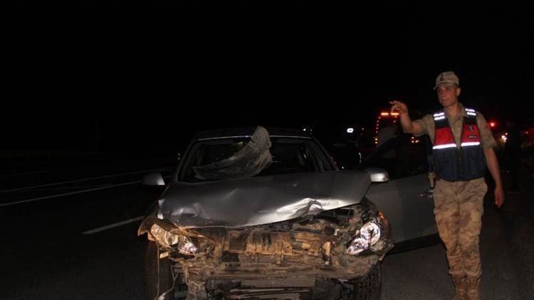 Erzincan'da İki otomobil çarpıştı: 12 yaralı