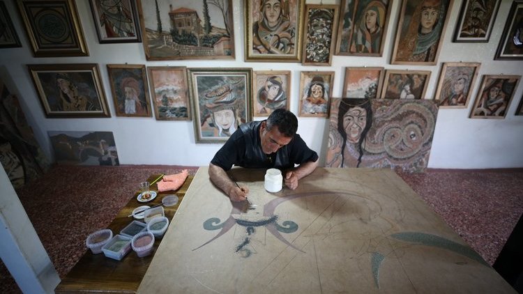 Bingöllü ressamın taş tozundan yaptığı eserler 16 ülkedeki sanatseverlere ulaştı