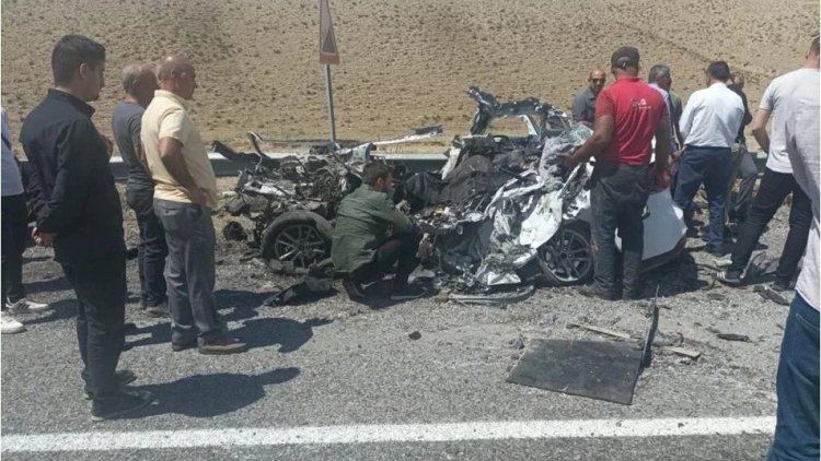 Van'da askeri araç ile otomobil çarpıştı: 1 ölü, 13 asker yaralı