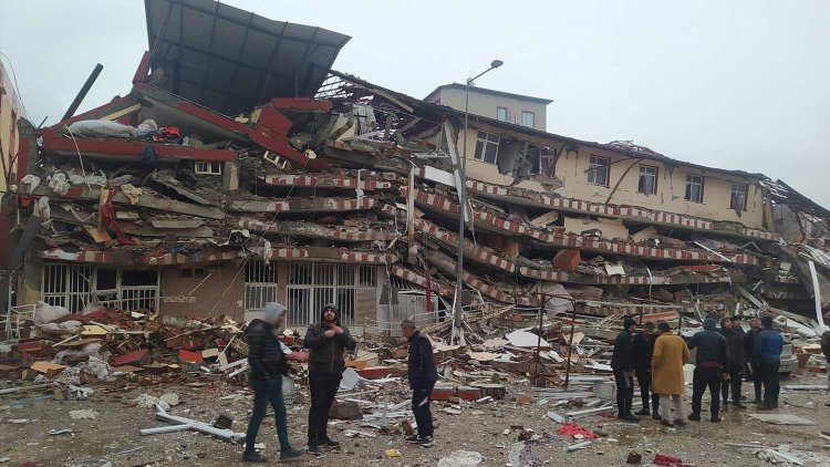 Deprem soruşturmalarında 351 kişi tutuklandı