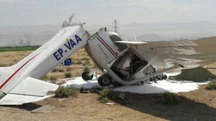 İran'da uçak düştü: 2 ölü!
