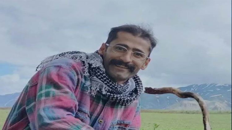 İran Kürt sanatçı Hüseyin Çukeli'yi gözaltına aldı