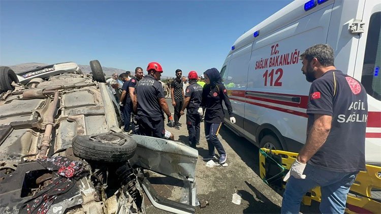Elazığ’da feci kaza: 1 ölü 4 yaralı
