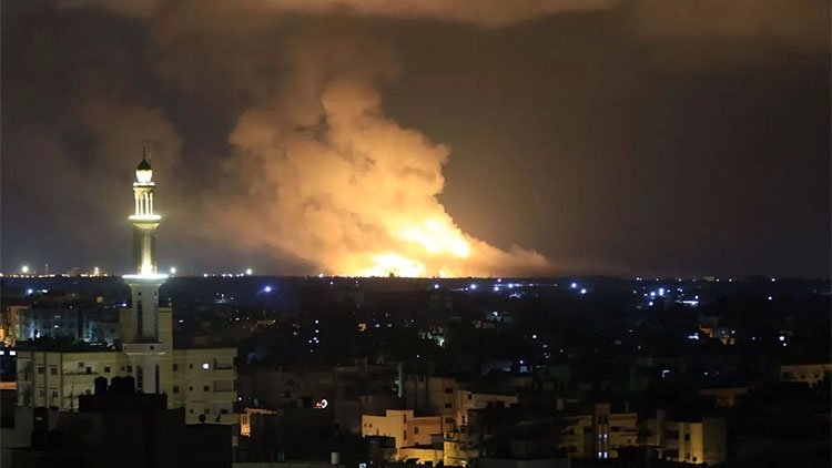 İsrail Şam'a saldırdı, 4 asker öldü