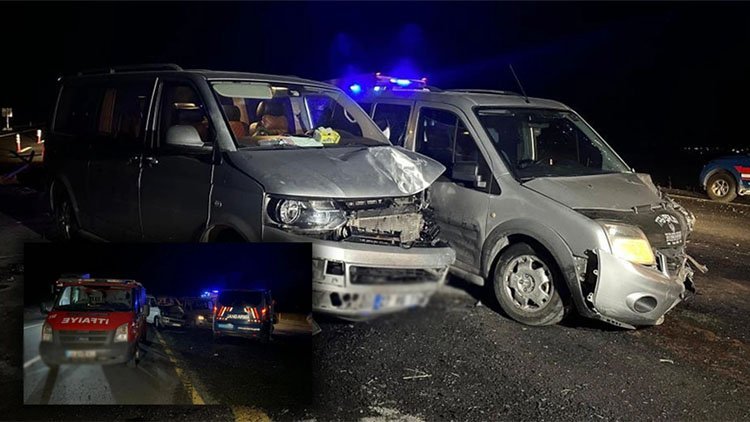 Urfa’da kazaya yardıma gidenlerin arasına midibüs daldı: 3 ölü, 11 yaralı