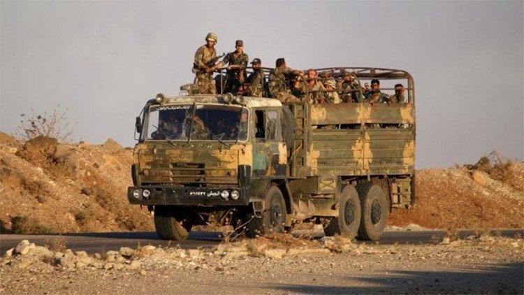 IŞİD askeri otobüse saldırdı:  23 Suriye askeri öldü