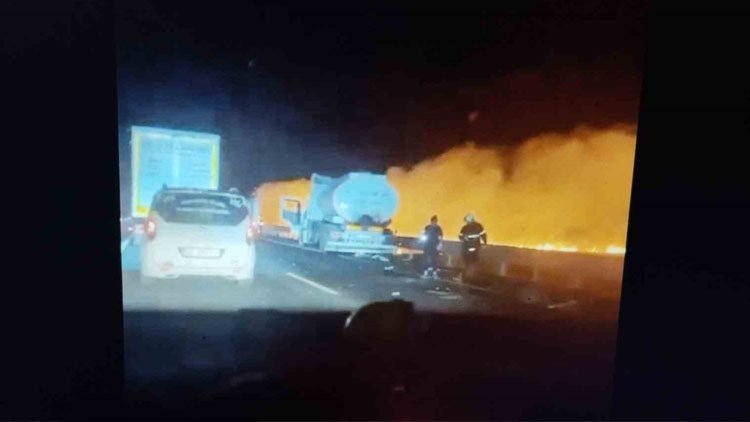 Nusaybin’de 3 aracın çarpıştığı kaza sonrası patlama: 1’i ağır 2 yaralı