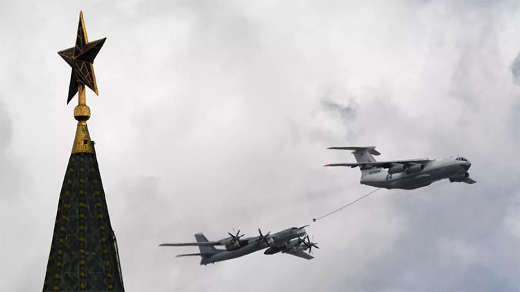 İki Rus stratejik bombardıman uçağı Japon Denizi üzerinde 6 saatlik uçuş gerçekleştirdi