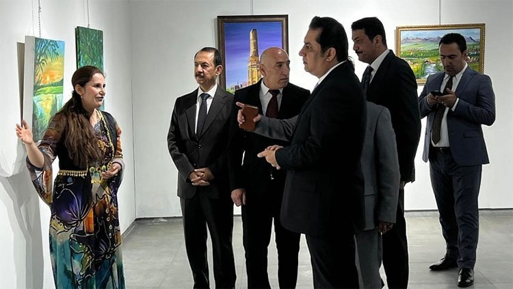Rojhılatlı 3 sanatçı başkent Erbil’de resim sergisi açtı