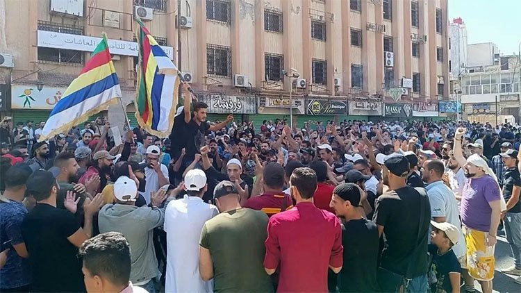 Suriye’nin güneyinde protestolar: Hükümet karşıtı sloganlar atıldı, Esad posteri yakıldı