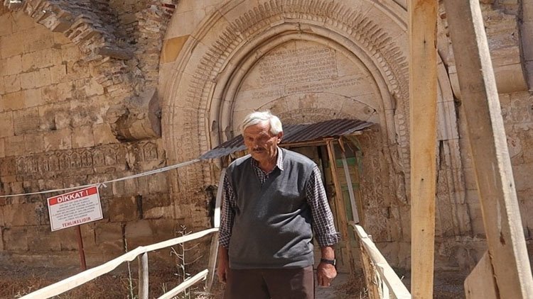 Van'da Ermenilerden kalan Yedi Kilise'yi yıllardır bir mele koruyor