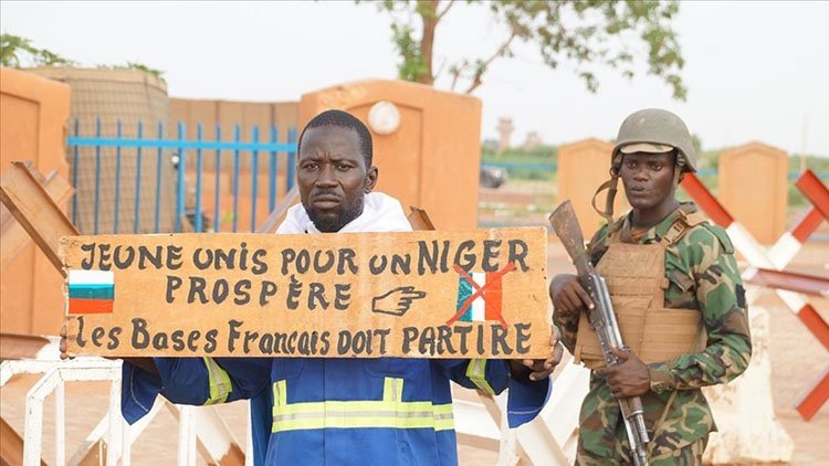 Nijer'deki cunta yönetimi, Fransa Büyükelçisi'ni sınır dışı edecek