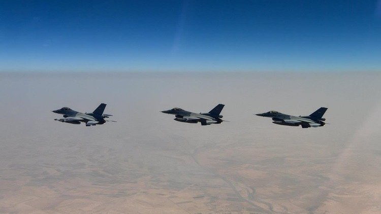 Irak’a ait savaş uçakları Kerkük’te IŞİD sığınaklarını vurdu