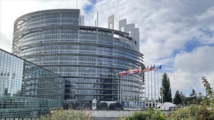 Avrupa Parlamentosu 2023 Sakharov Ödülü için Jina Emini’yi gösterdi
