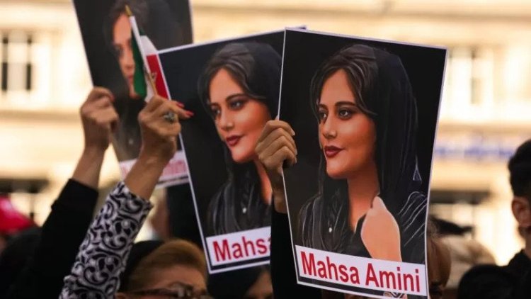 İran: Emini’yi anma etkinliklerinde 600’den fazla kadın gözaltına alındı