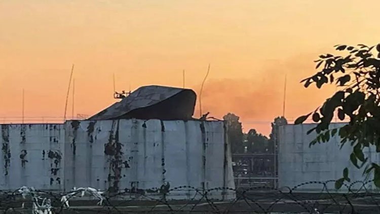 Gerilim sürüyor! Rusya Odessa'da tahıl depolama tesislerini vurdu